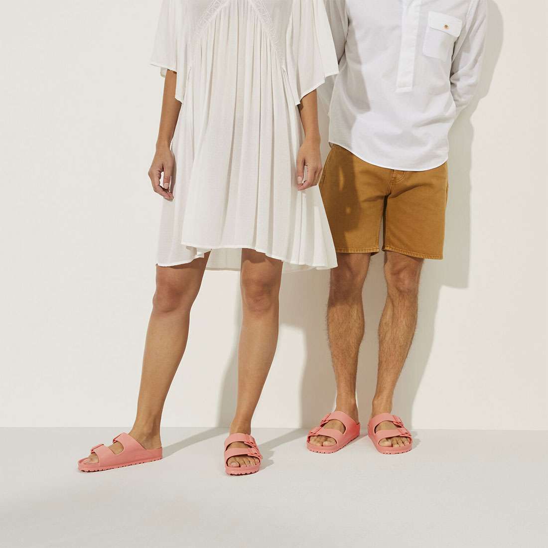 SANDÁLIAS BIRKENSTOCK ARIZONA ESSENTIALS CORAL PEACH