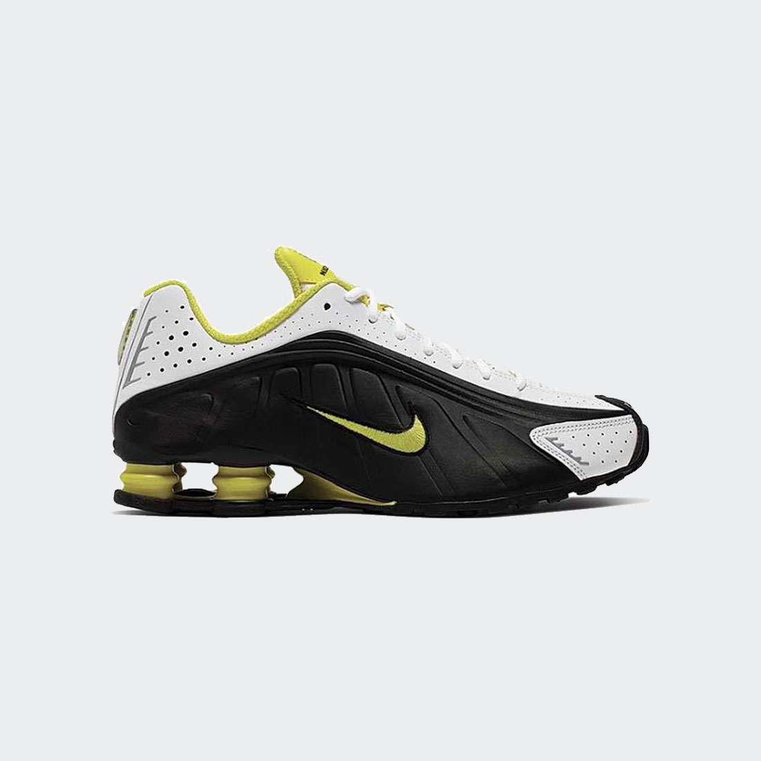 NIKE SHOX R4 BLACK/WHITE