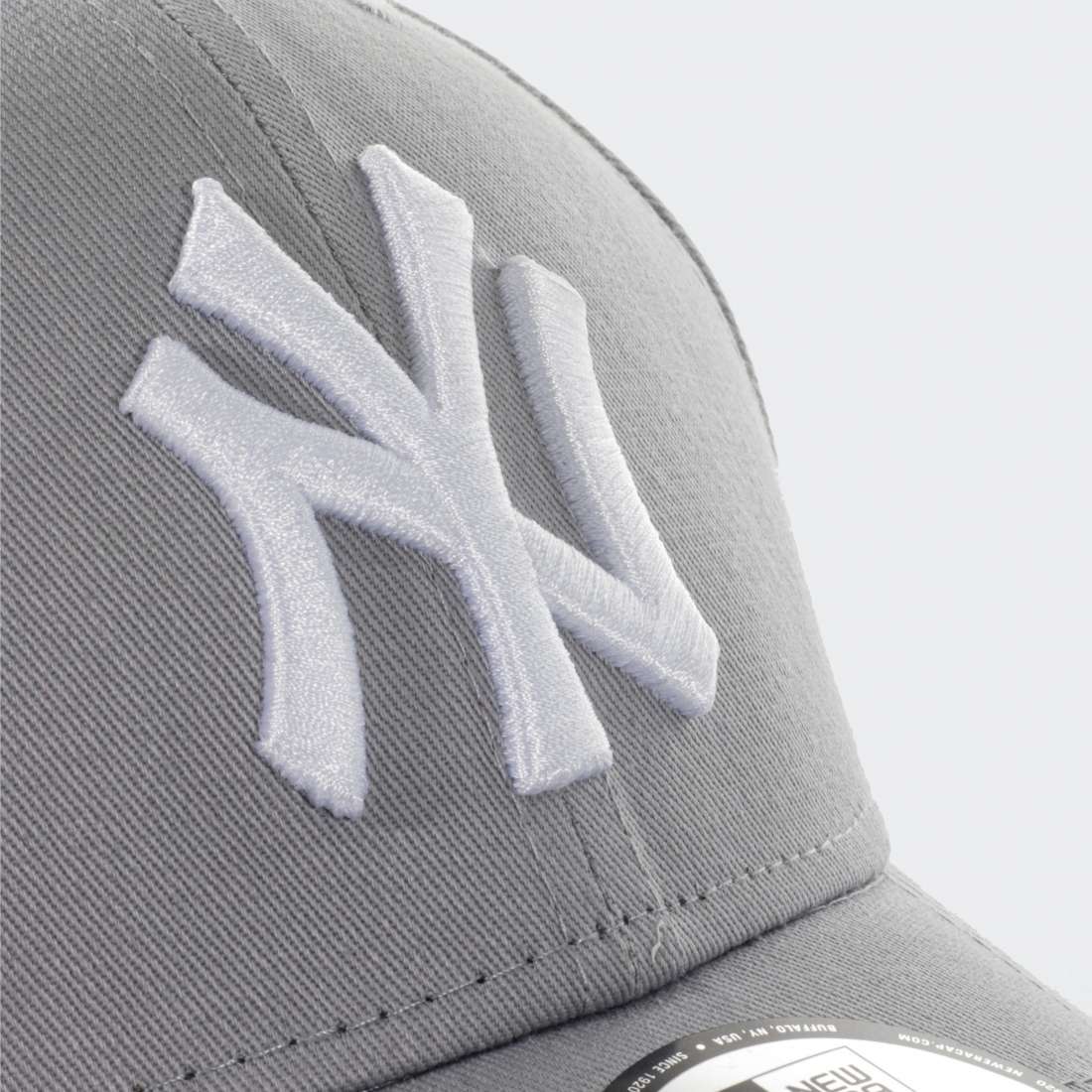 BONÉ NEW ERA 940 LEAGUE BASIC NY YANKEES GREY/WHITE