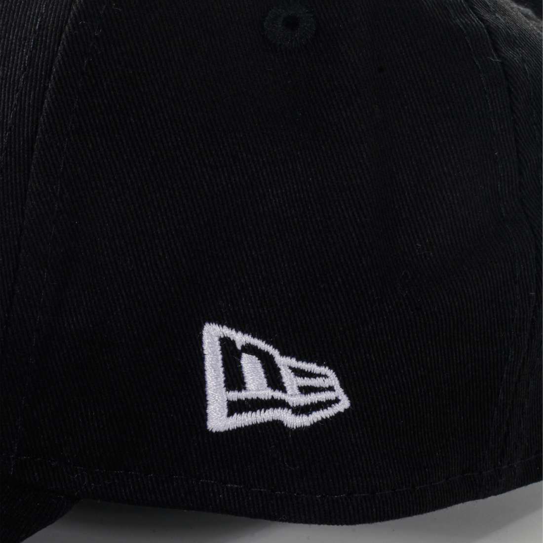 BONÉ NEW ERA NEW YORK YANKEES 940 LEAGUE BLACK/WHITE