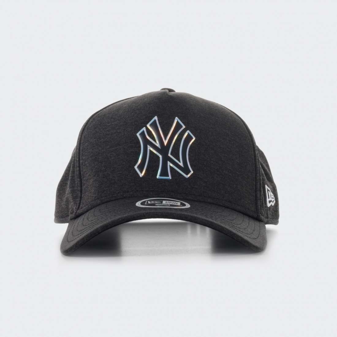 BONÉ NEW ERA NEW YORK YANKEES IRIDESCENT LOGO BLACK TRUCKER