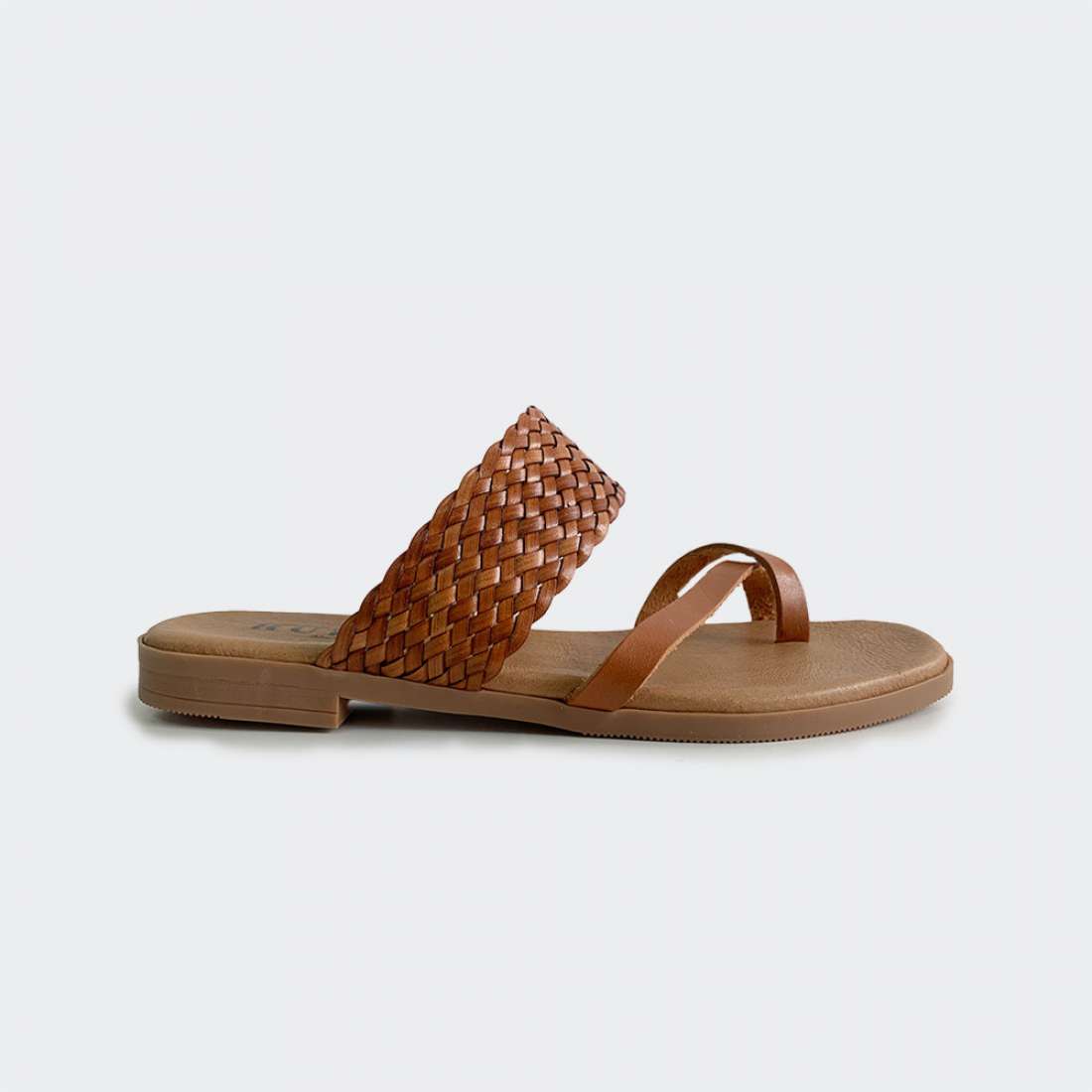 3670A-CAMEL_CAMEL