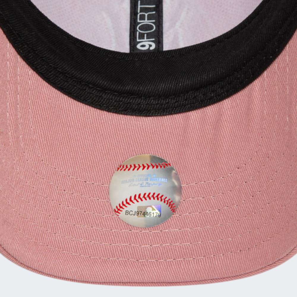 BONÉ NEW ERA METALLIC DARK PINK