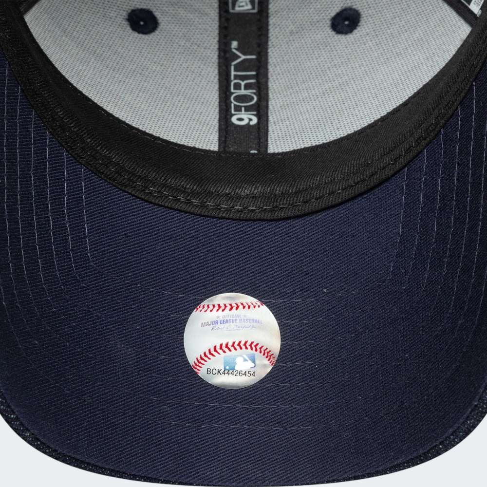 BONE NEW ERA W NEW YORK YANKEES SEQUIN 9FORTY