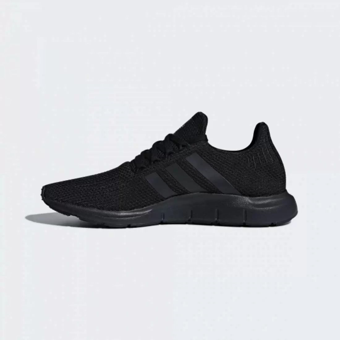 ADIDAS SWIFT RUN CORE BLACK / CLOUD WHITE