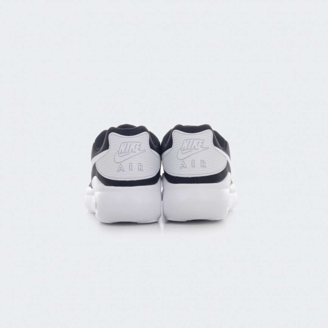 NIKE AIR MAX OKETO BLACK/WHITE