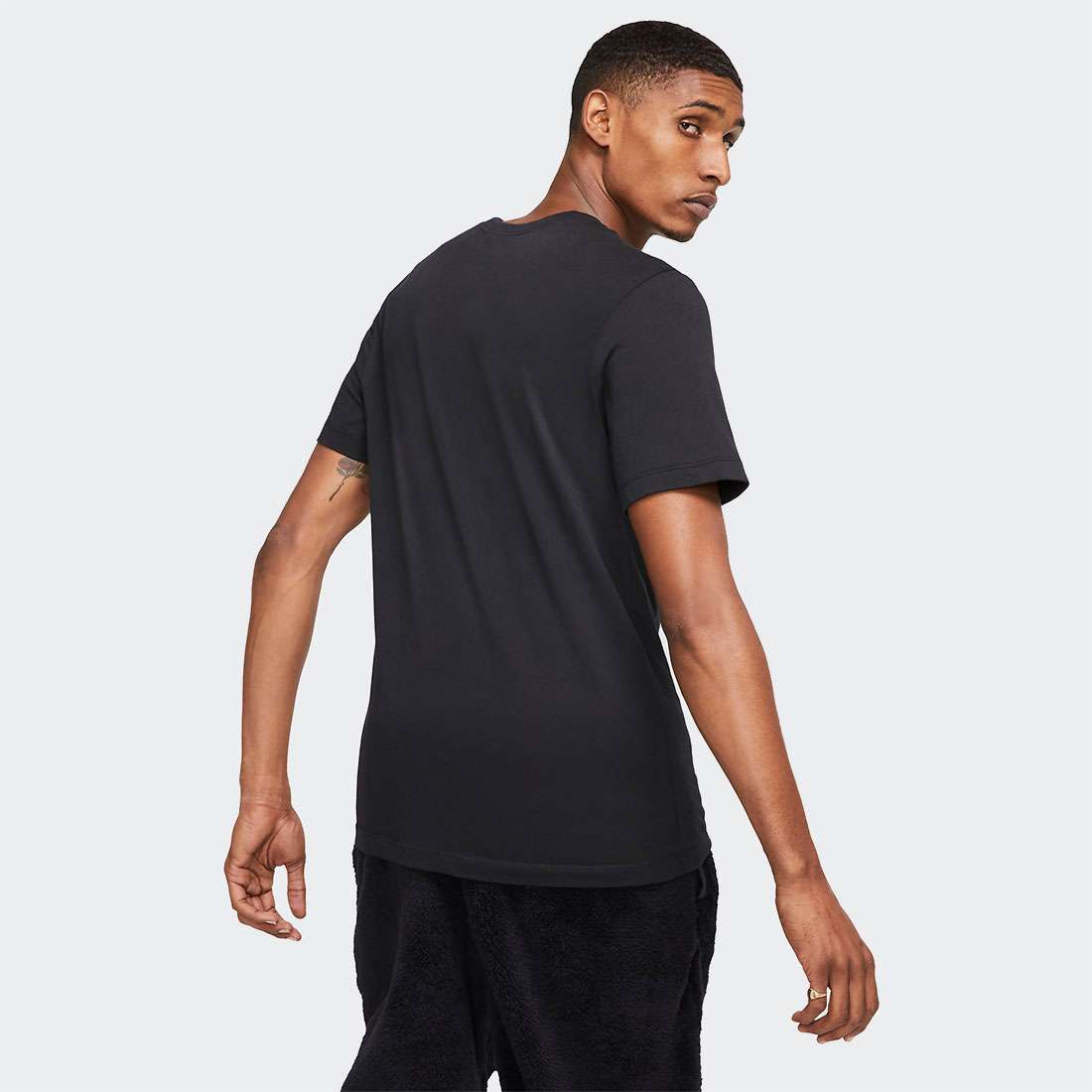 T-SHIRT NIKE SPORTSWEAR CLUB BLACK