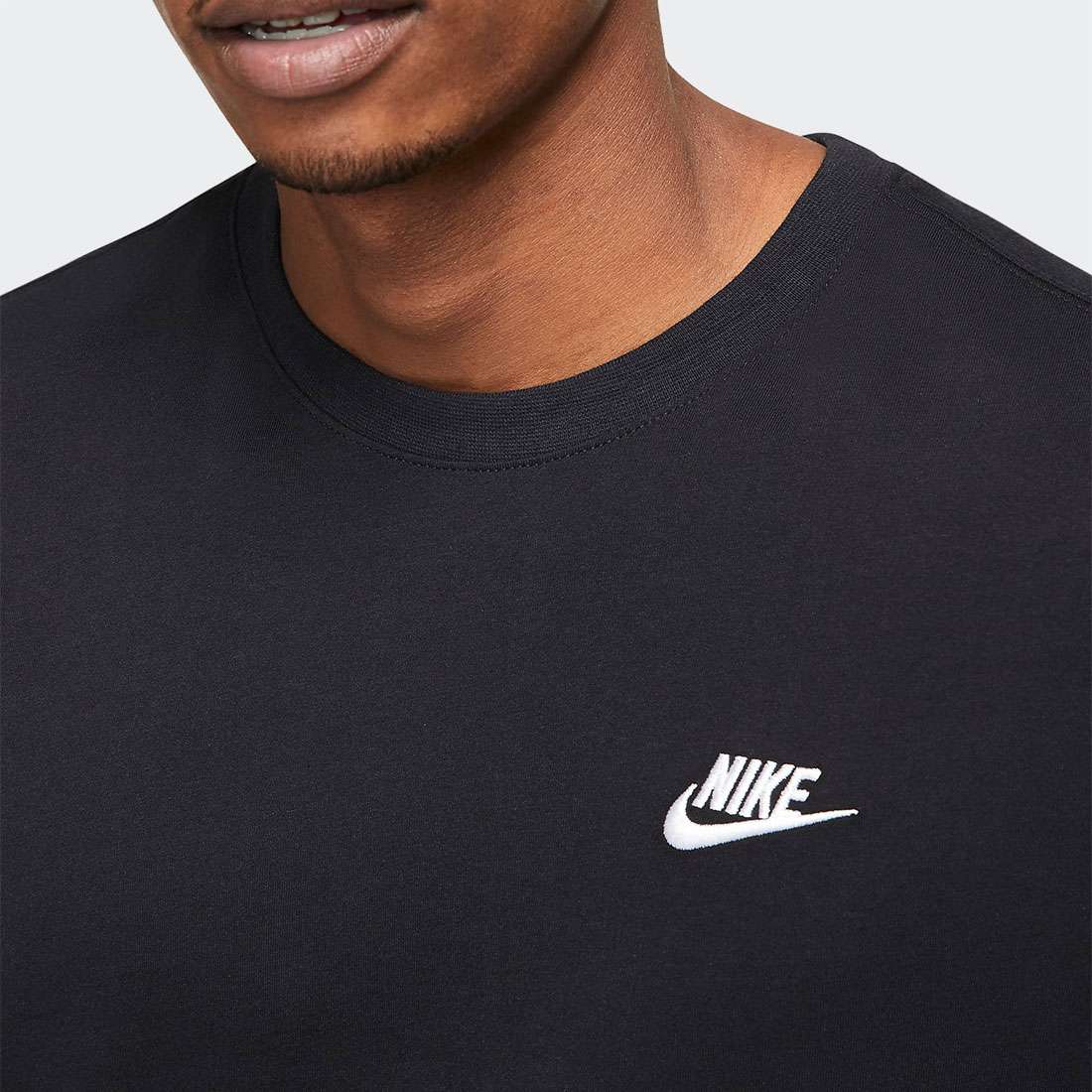 T-SHIRT NIKE SPORTSWEAR CLUB BLACK