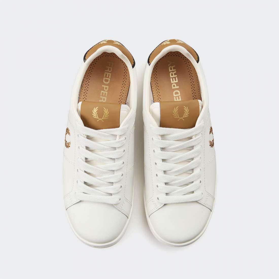 FRED PERRY B722 WHITE