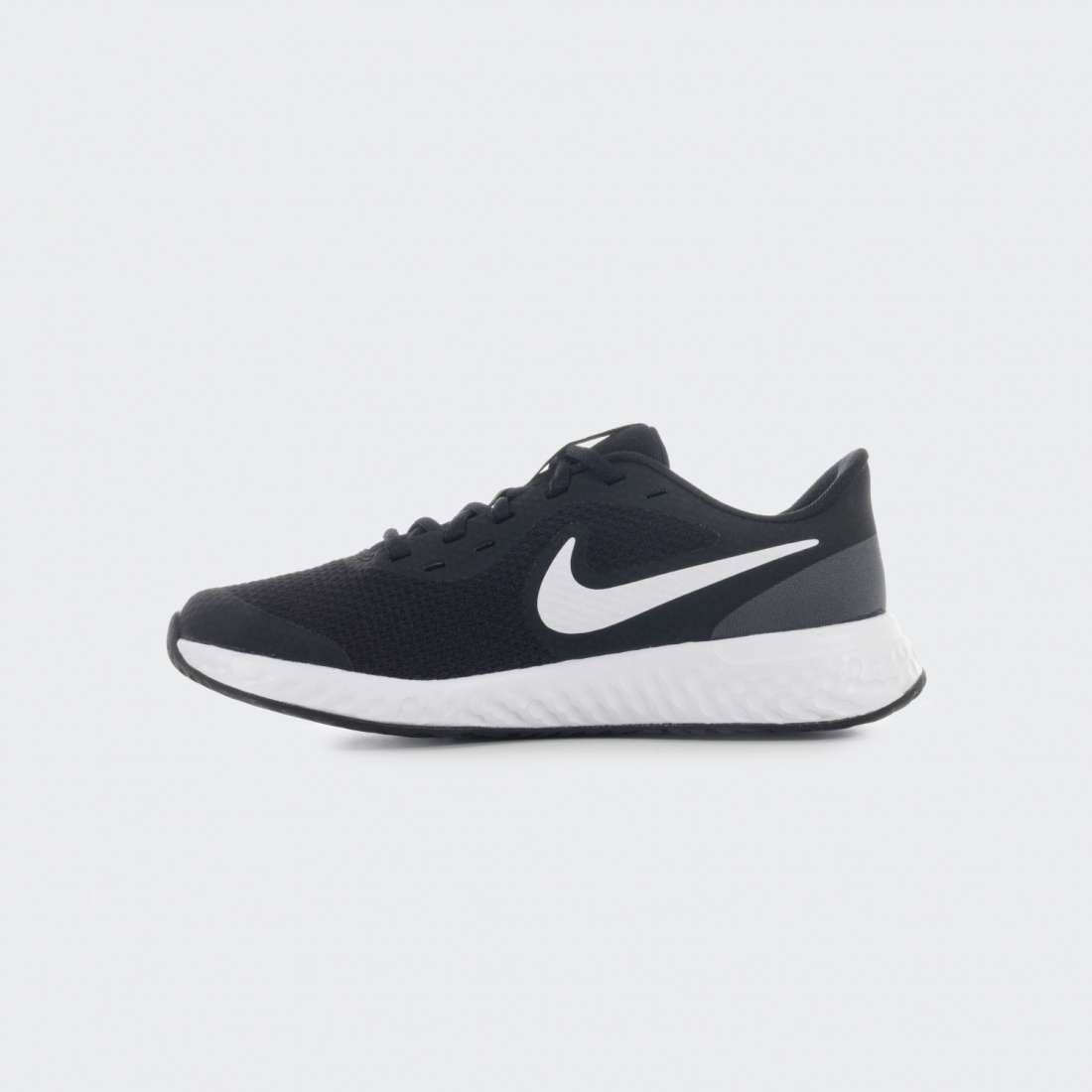 NIKE REVOLUTION 5 GS BLACK/WHITE