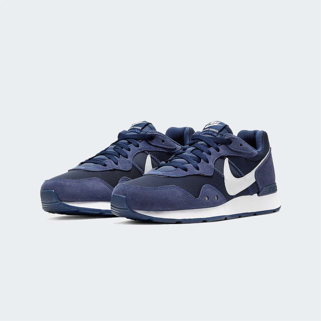 NIKE VENTURE RUNNER NAVY/WHITE