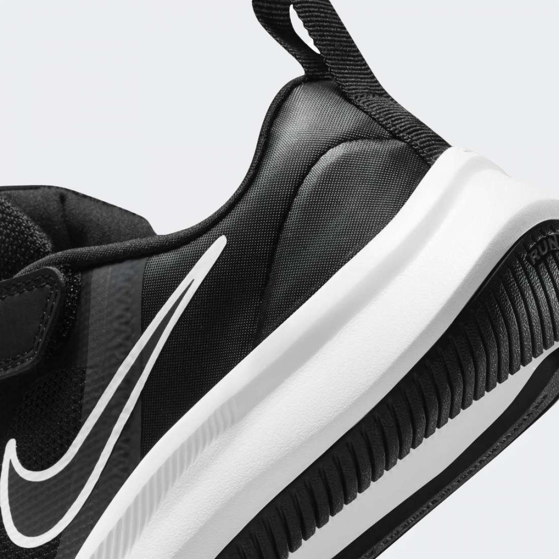 NIKE STAR RUNNER 3 C BLACK/WHITE