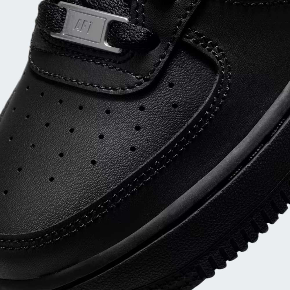 NIKE AIR FORCE 1 LE GS BLACK