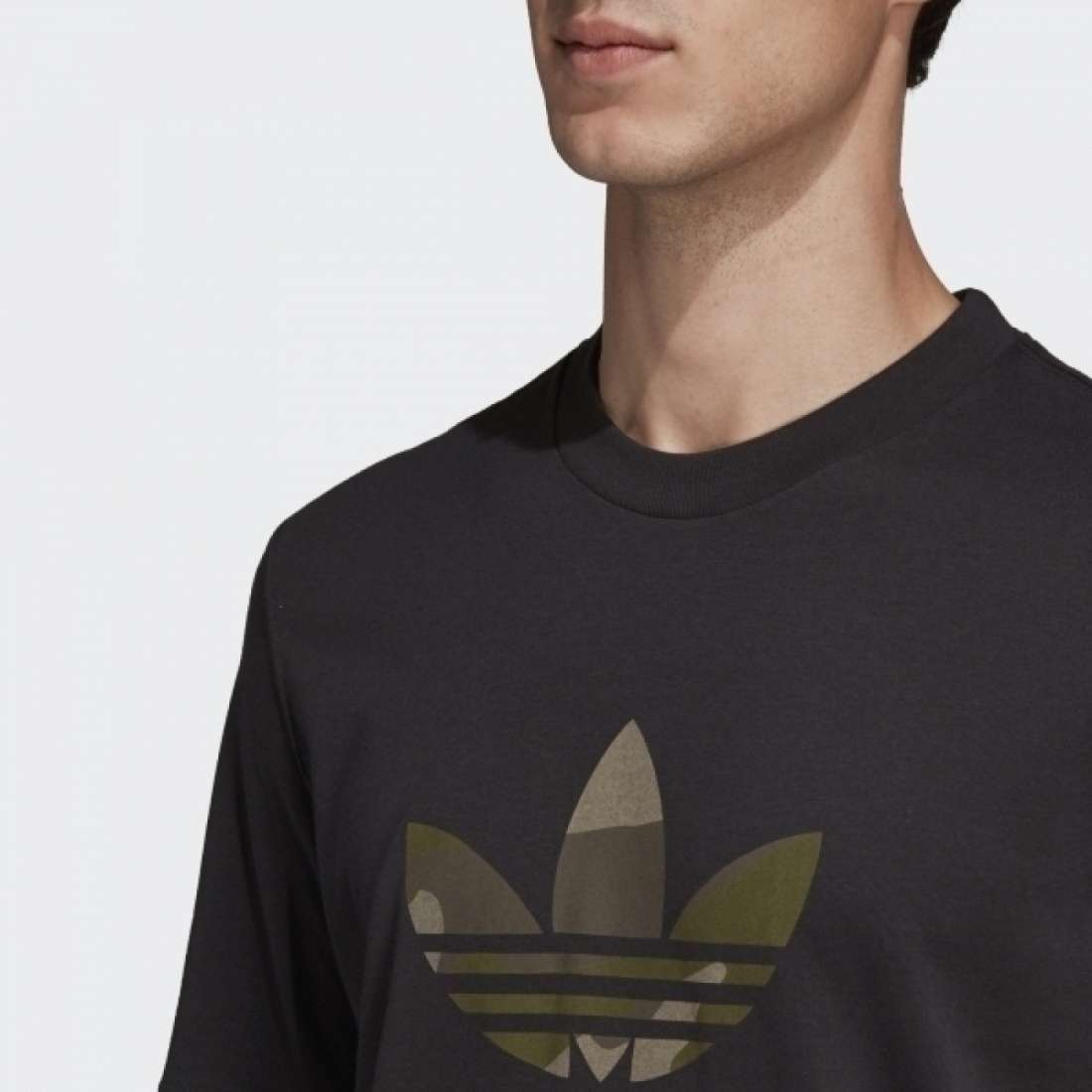 Grupo Lpoint Tshirt Adidas Trefoil Art Tee Black camo Dx3674
