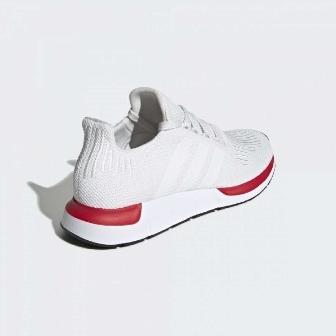 ADIDAS SWIFT RUN CRYSTAL WHITE / CLOUD WHITE