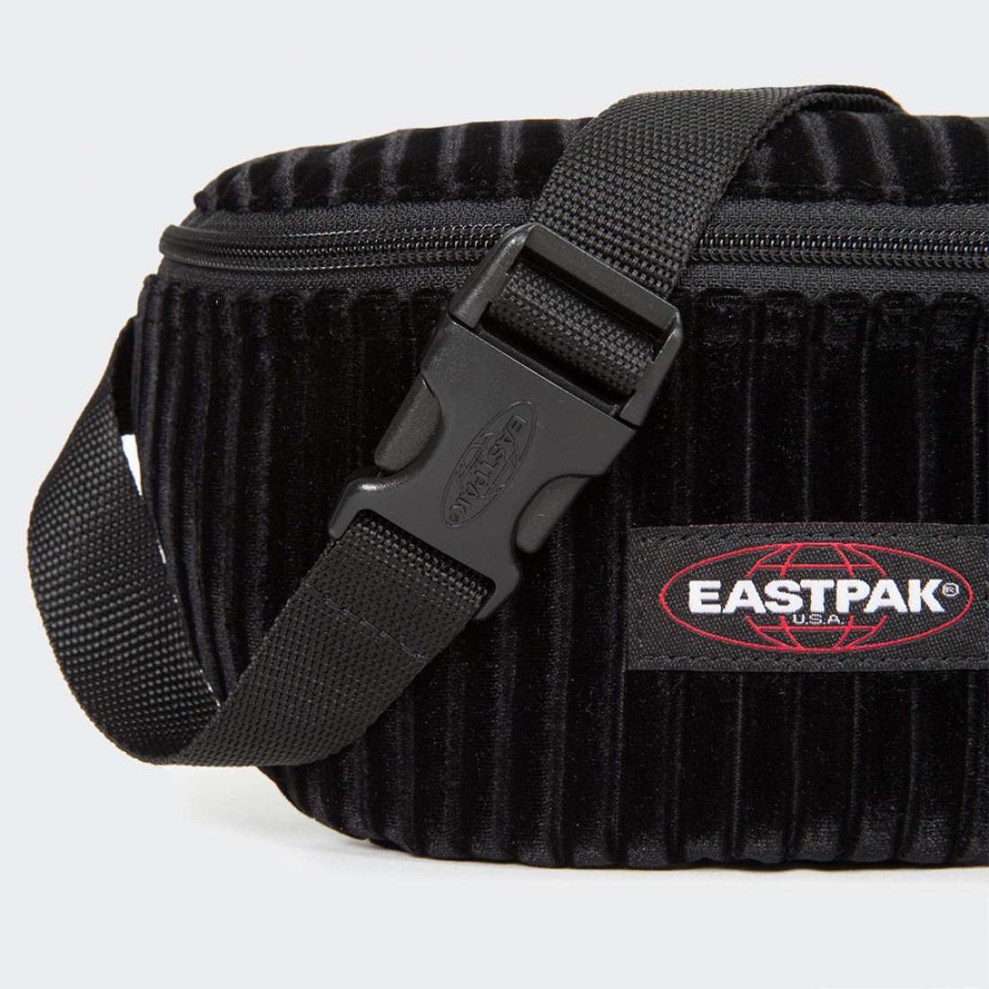 BOLSA CINTURA EASTPAK SPRINGER VELVET BLACK