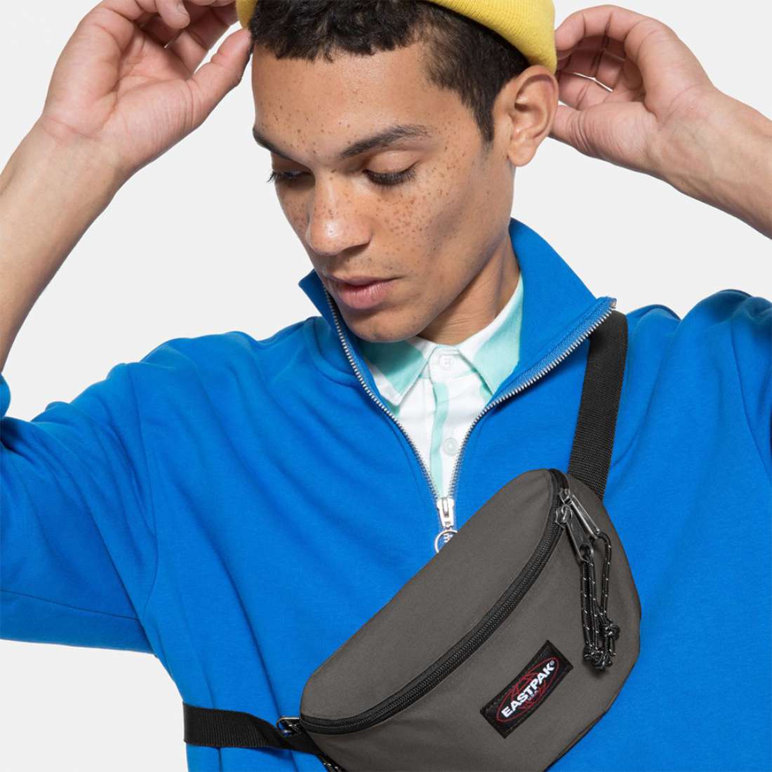 BOLSA CINTURA EASTPAK SPRINGER WHALE GREY