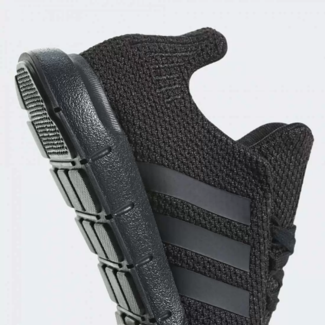 ADIDAS SWIFT RUN J BLACK