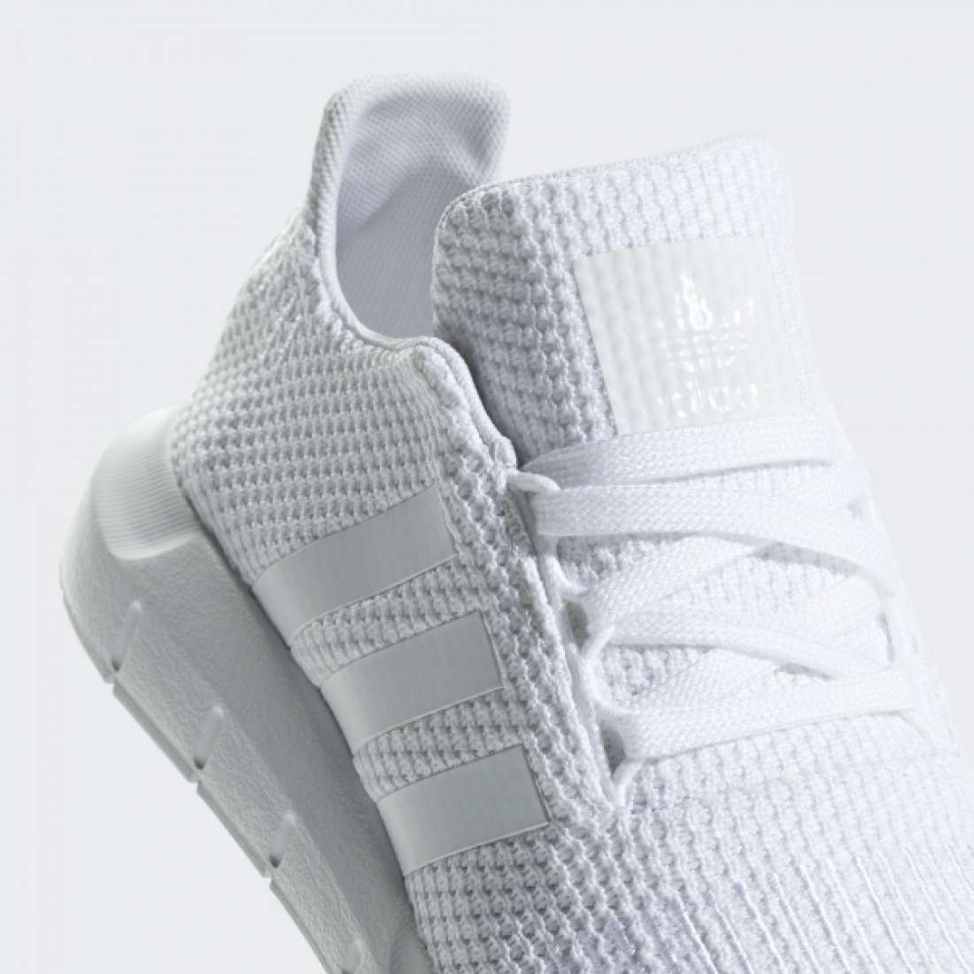 ADIDAS SWIFT RUN J WHITE