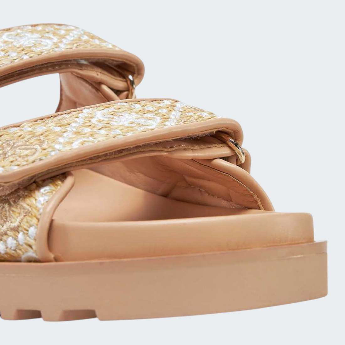 SANDALIAS GUESS FADELIZZ