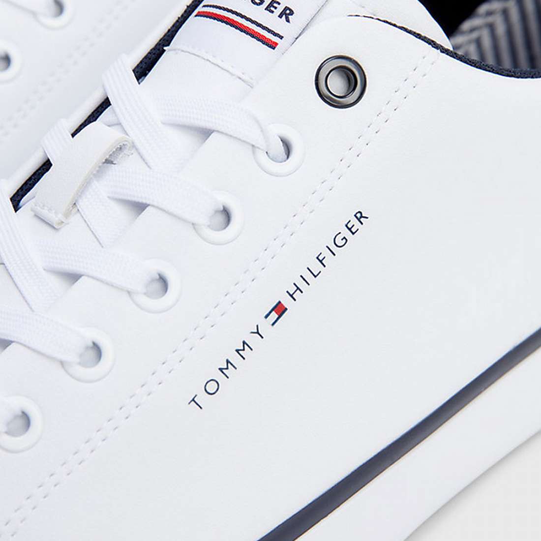 TOMMY HILFIGER LEATHER CONTRAST DETAIL WHITE