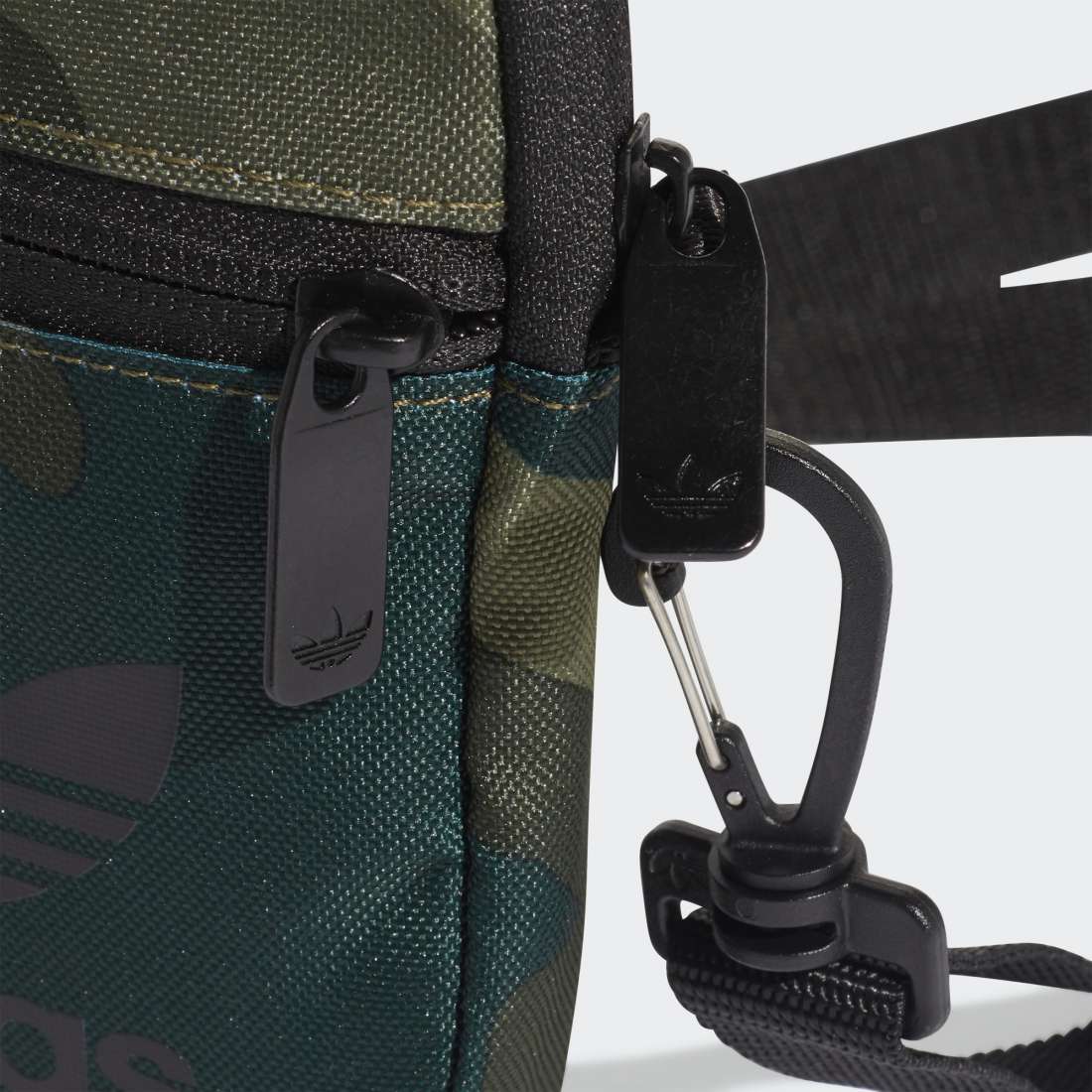 BOLSA ADIDAS CAMOUFLAGE FESTIVAL