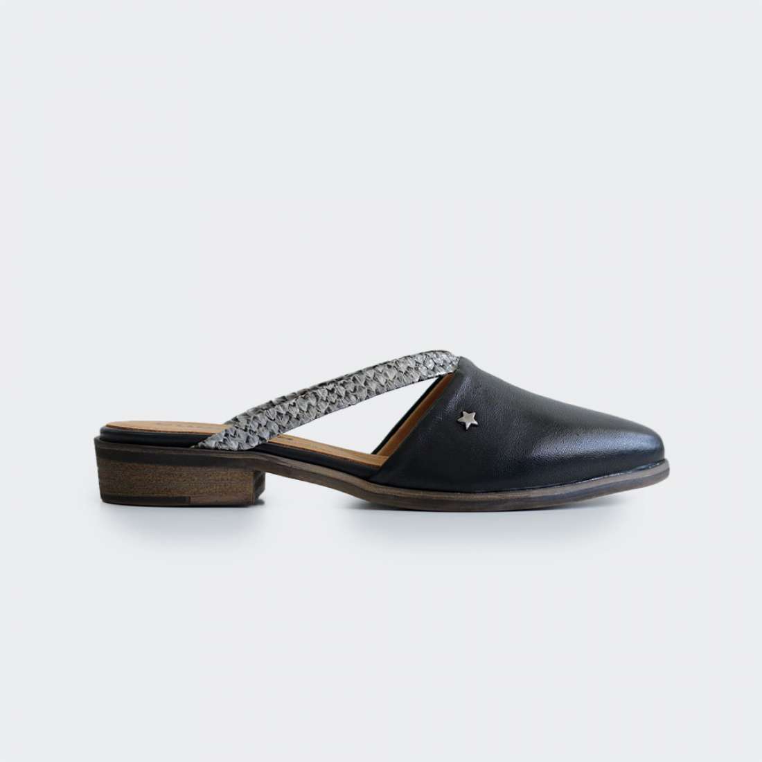 FREE1010BLACK_BLACK