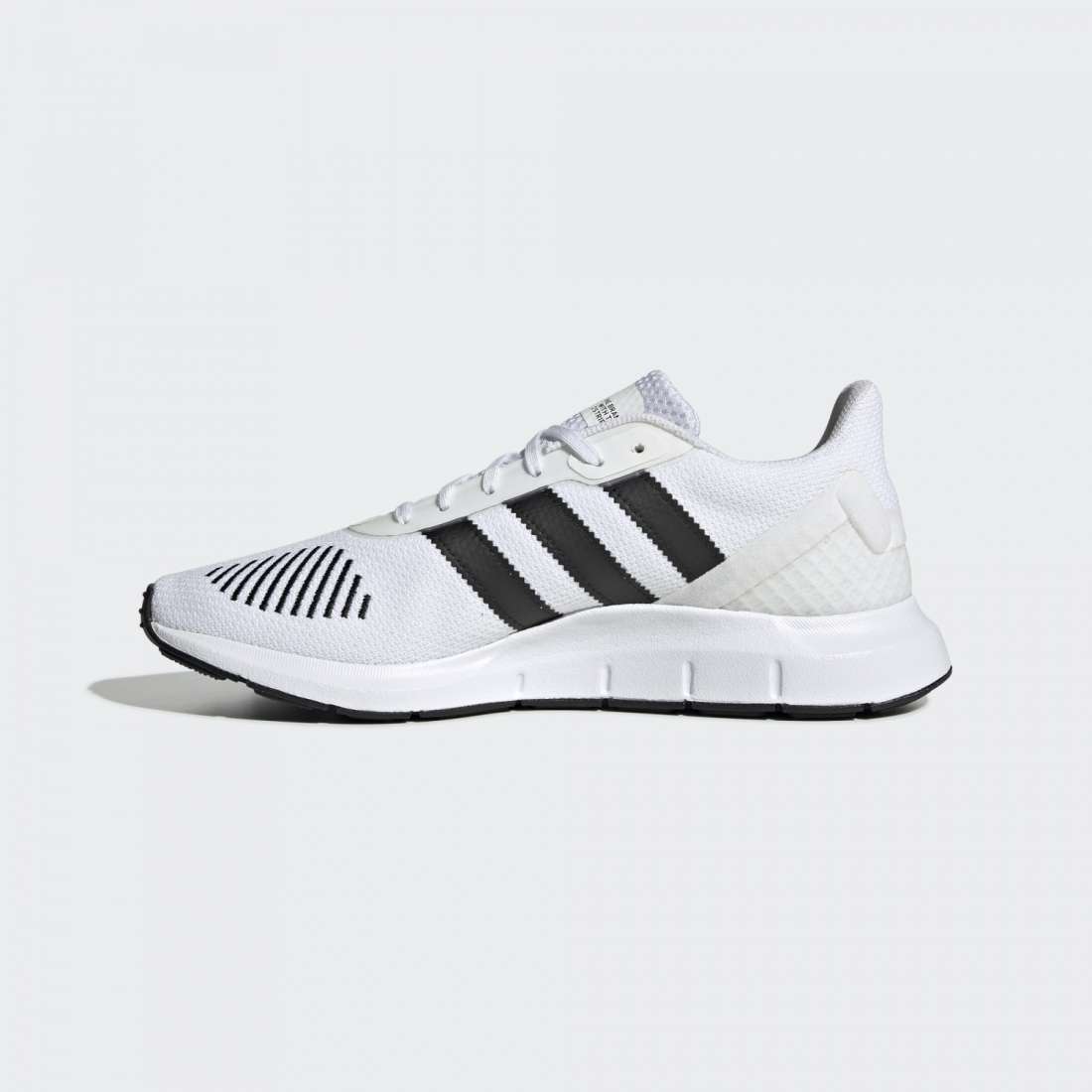 ADIDAS SWIFT RUN FTWWHT/CBLACK/FTWWHT