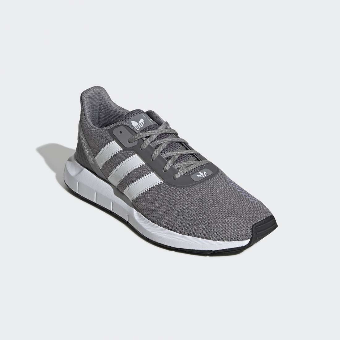 ADIDAS SWIFT RUN RF GREYTHREE/CLDWHT/CORBLK