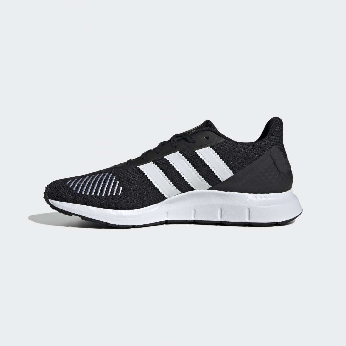 ADIDAS SWIFT RUN RF COREBLK/CLDWHT/COREBLK