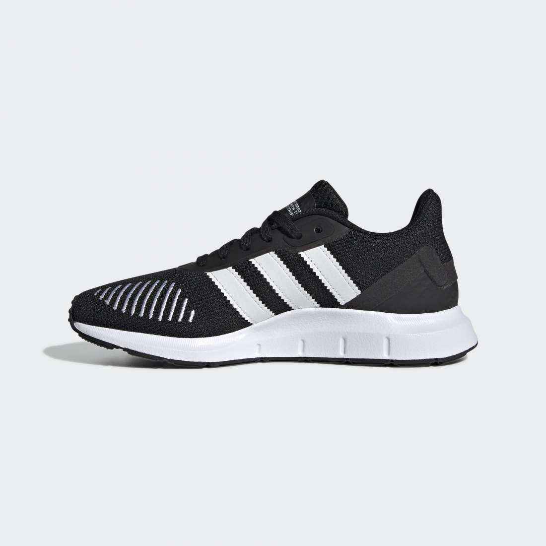 ADIDAS SWIFT RUN RF J COREBLK/CLDWHT/COREBLK