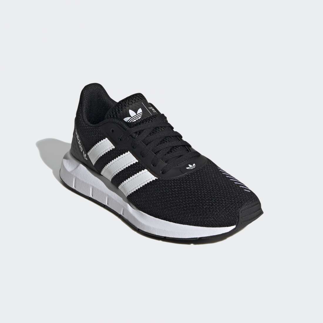 ADIDAS SWIFT RUN RF J COREBLK/CLDWHT/COREBLK