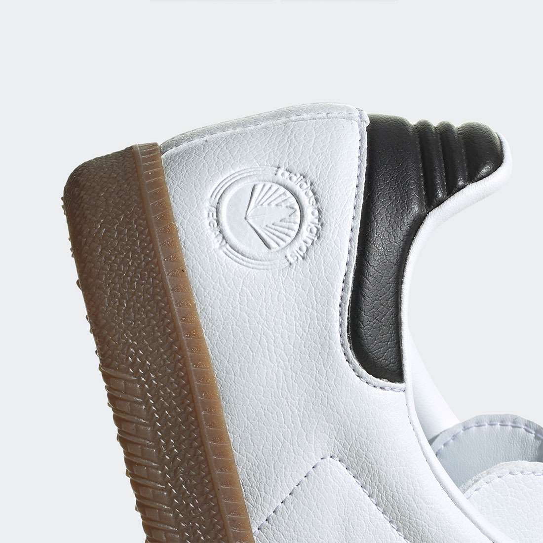 ADIDAS SAMBA VEGAN FTWWHT/BLACK/GUM5