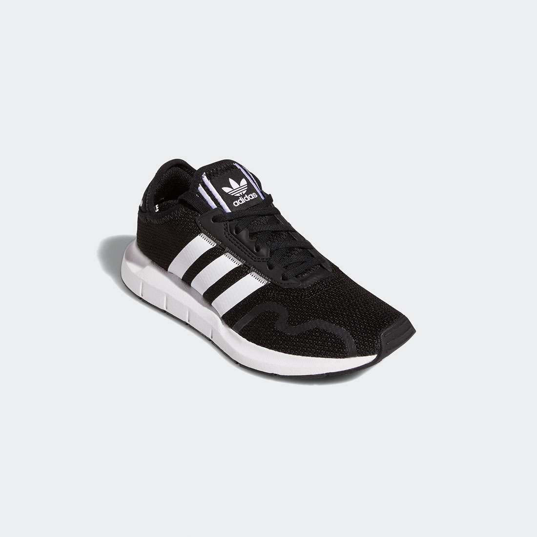 ADIDAS SWIFT RUN X J BLACK/FTWWHT/BLACK