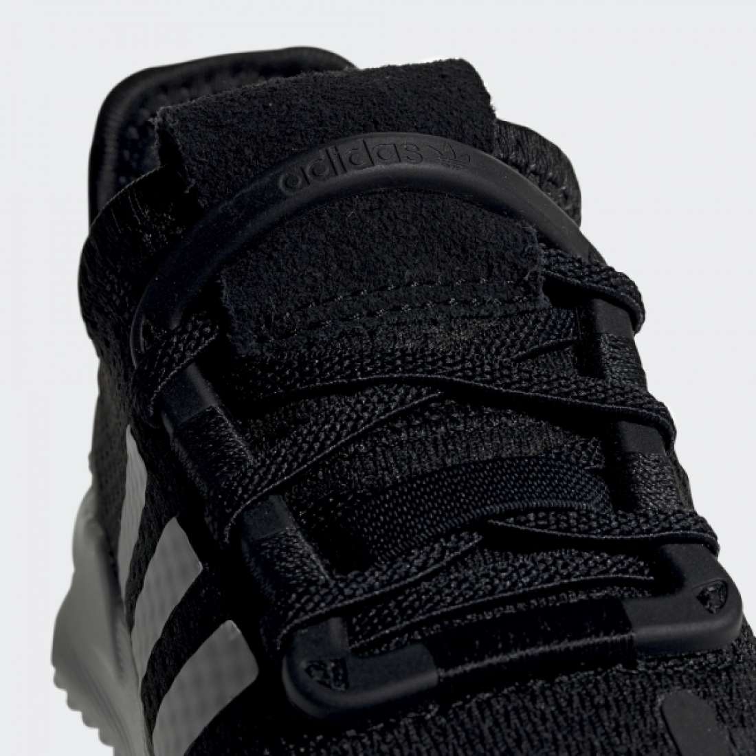 ADIDAS U PATH RUN I CORE BLACK / CLOUD WHITE / SHOCK RED