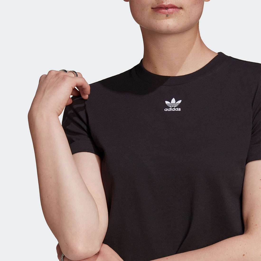 T-SHIRT ADIDAS CROP TOP BLACK