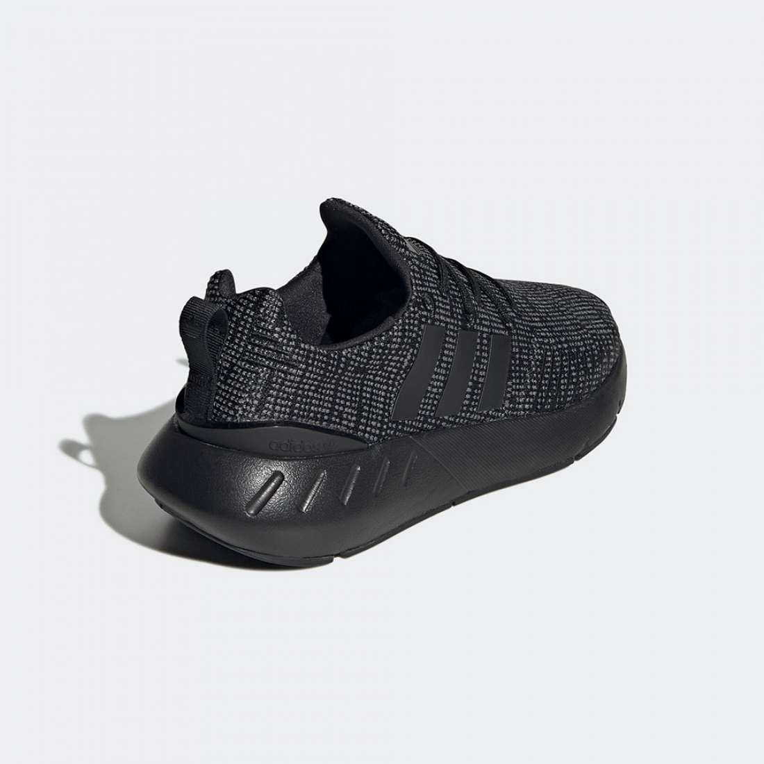 ADIDAS SWIFT RUN 22 J BLACK/GREFIV/FTWWHT