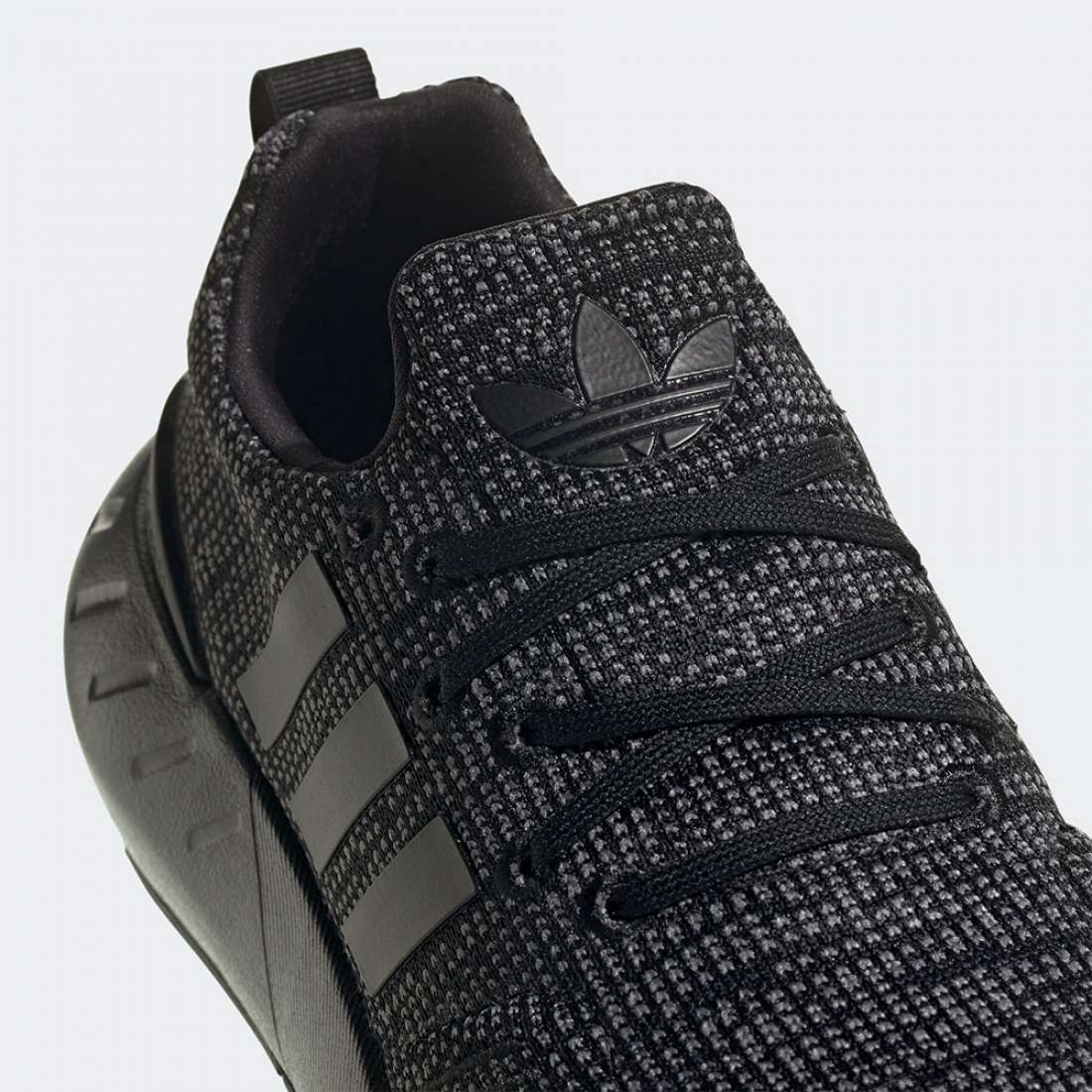 ADIDAS SWIFT RUN 22 J BLACK/GREFIV/FTWWHT