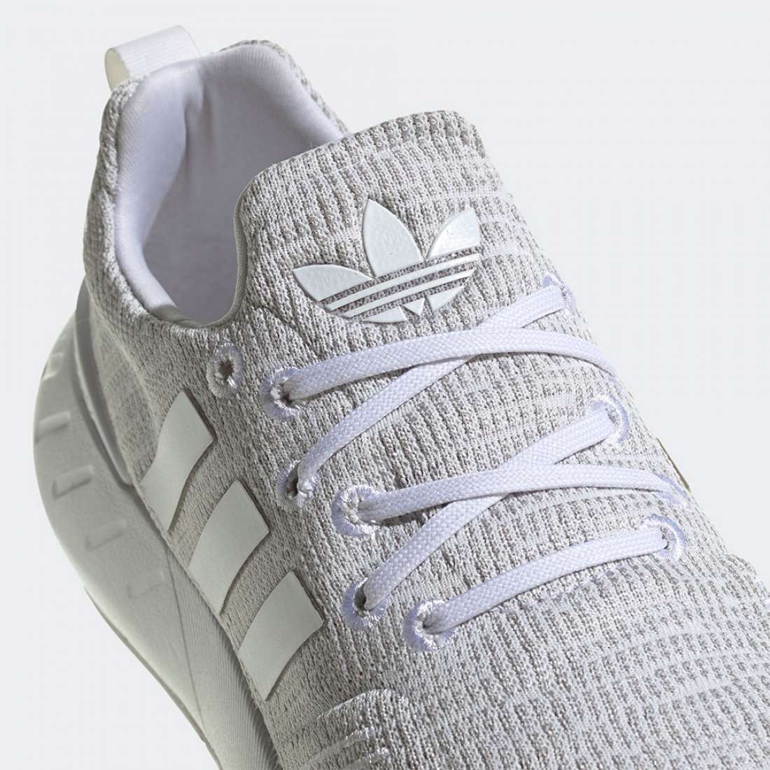 ADIDAS SWIFT RUN 22 J FTWBLA/GRIDOS/NEGBAS