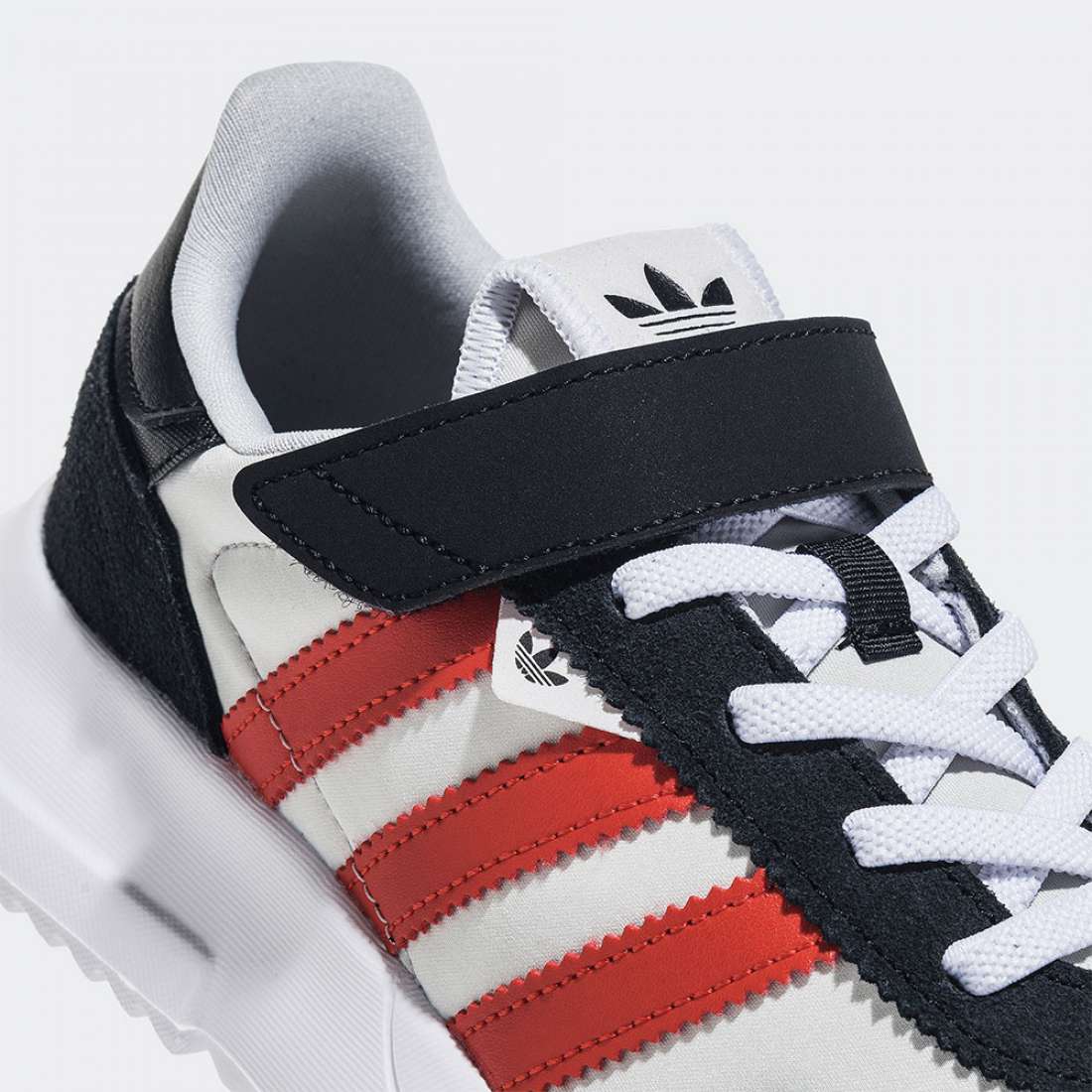 ADIDAS RETROFY F2 I BLACK/VIVRED/FTWWHT