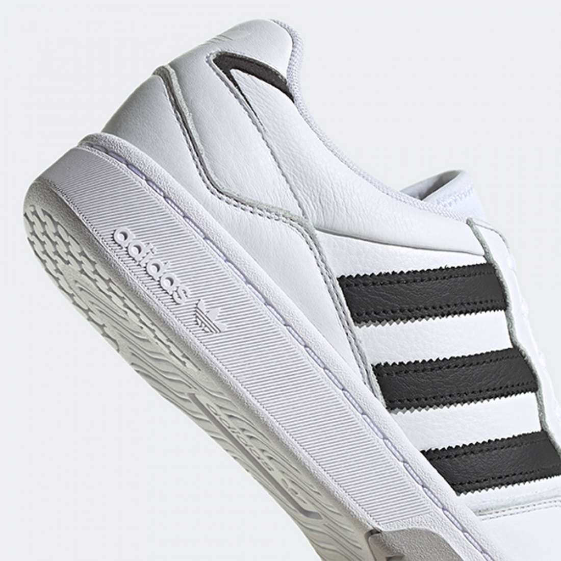 ADIDAS COURTIC FTWWHT/BLACK