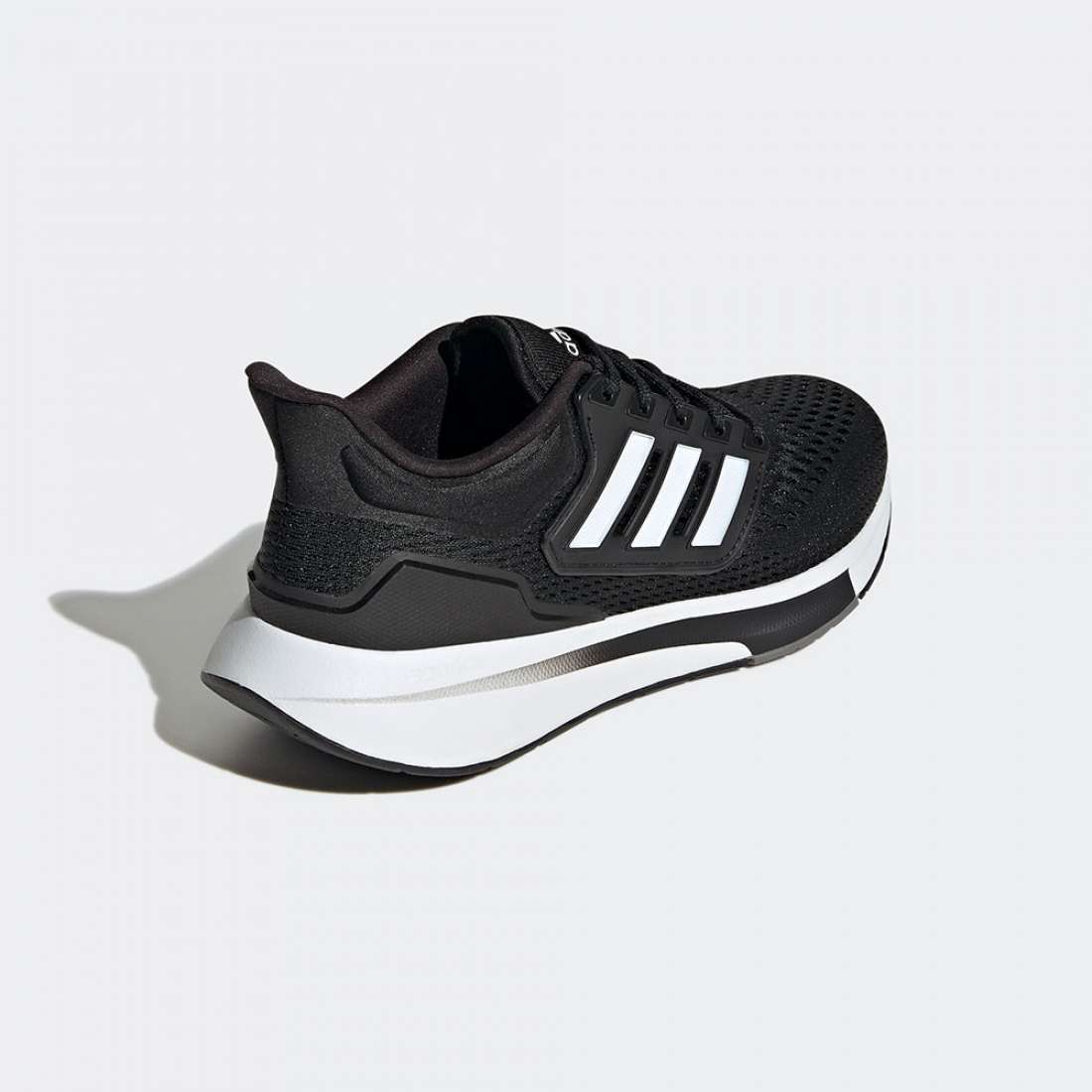 ADIDAS EQ21 RUN CBLACK/FTWWHT/GREFOU