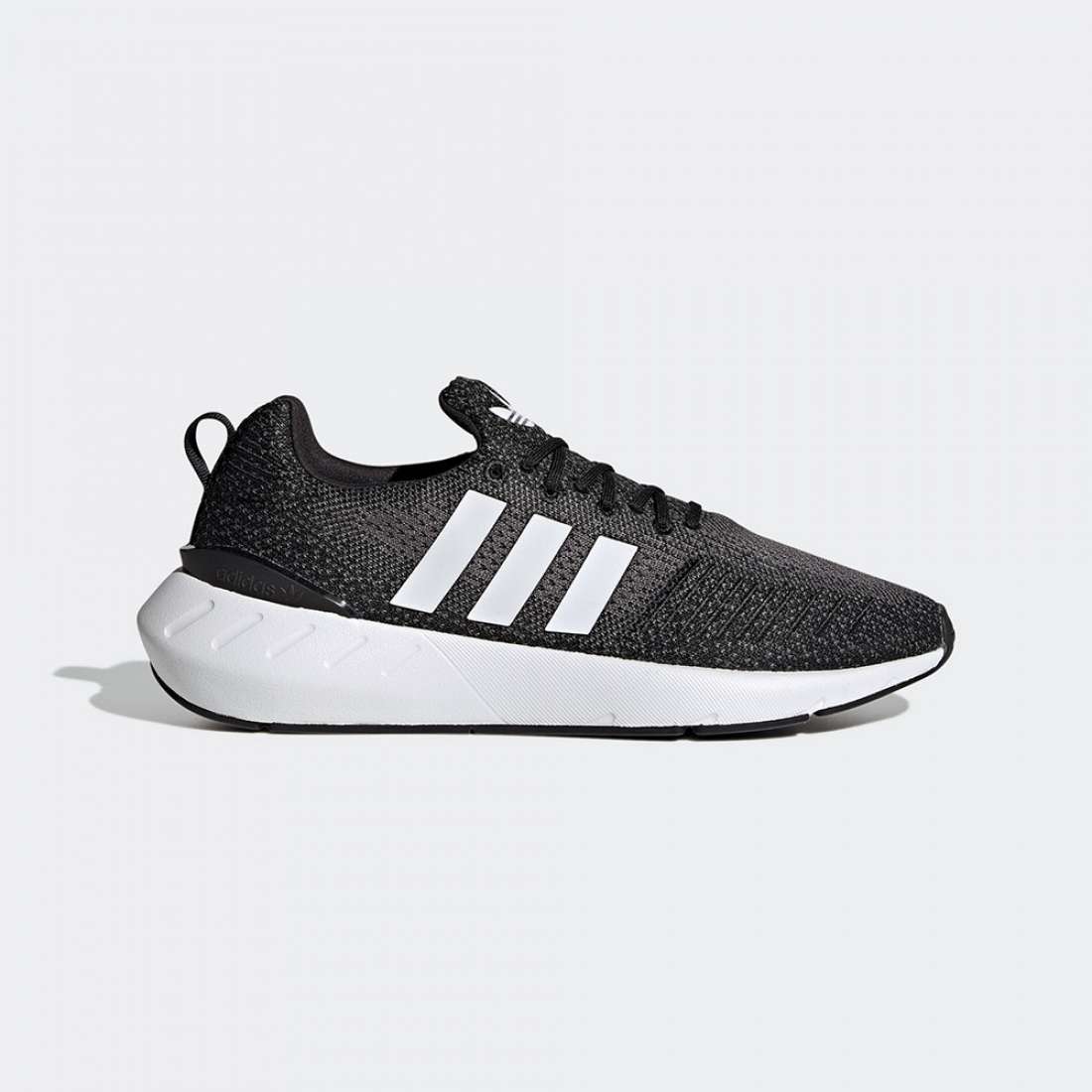 ADIDAS SWIFT RUN 22 NEGBAS/FTWBLA/GRICIN