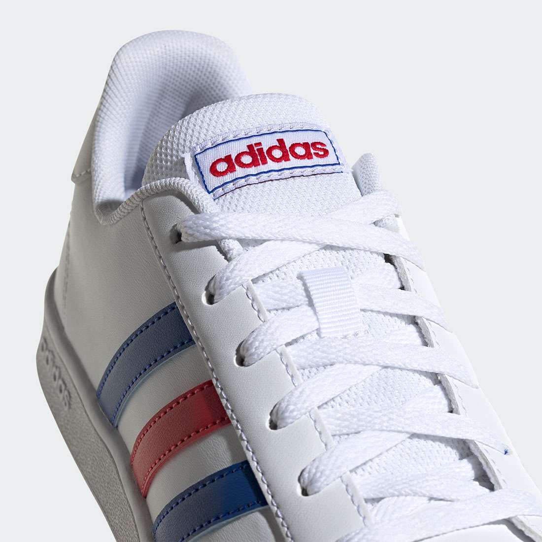 ADIDAS GRAND COURT K FTWWHT/ROYBLU/SCARLE