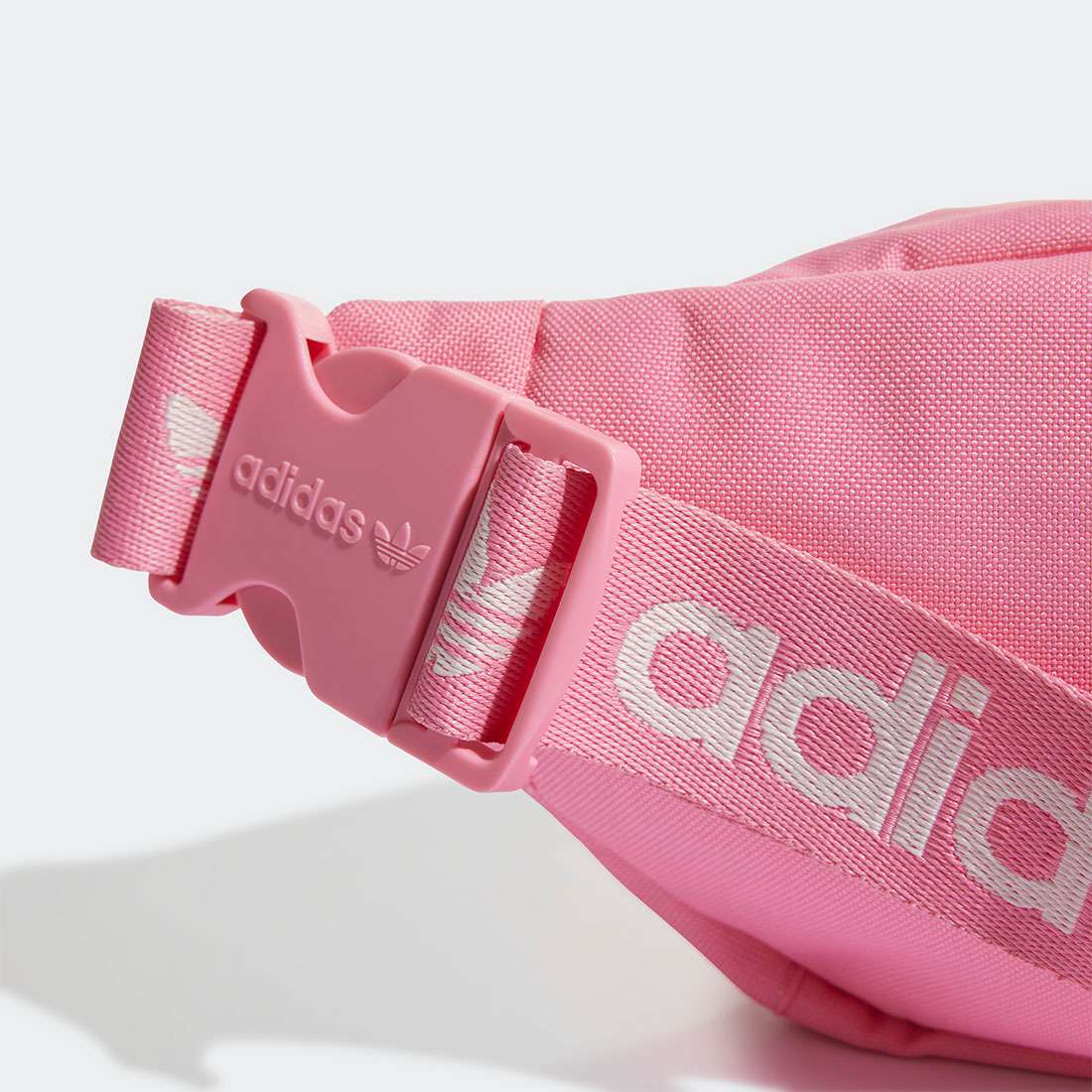 BOLSA DE CINTURA ADIDAS ADICOLOR CLASSIC BLIPNK