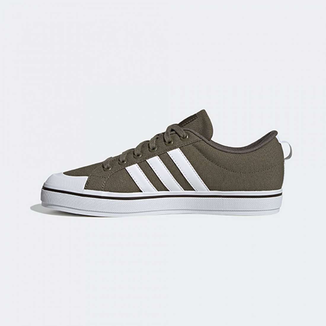 ADIDAS BRAVADA 2.0 OLISTR/FTWWHT/SHAOLI