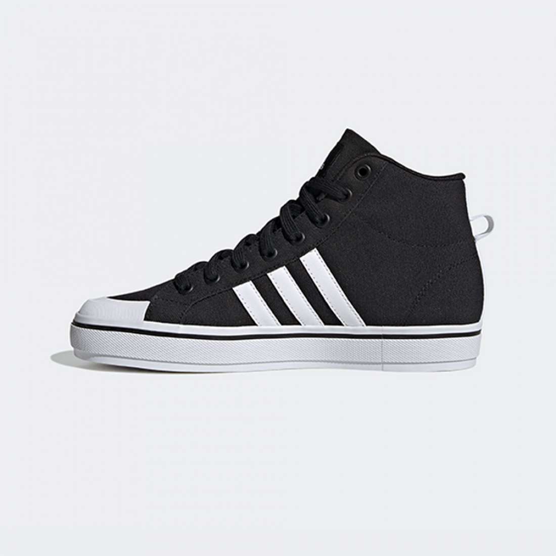 ADIDAS BRAVADA 2.0 MID CBLACK/FTWWHT/FTWWHT