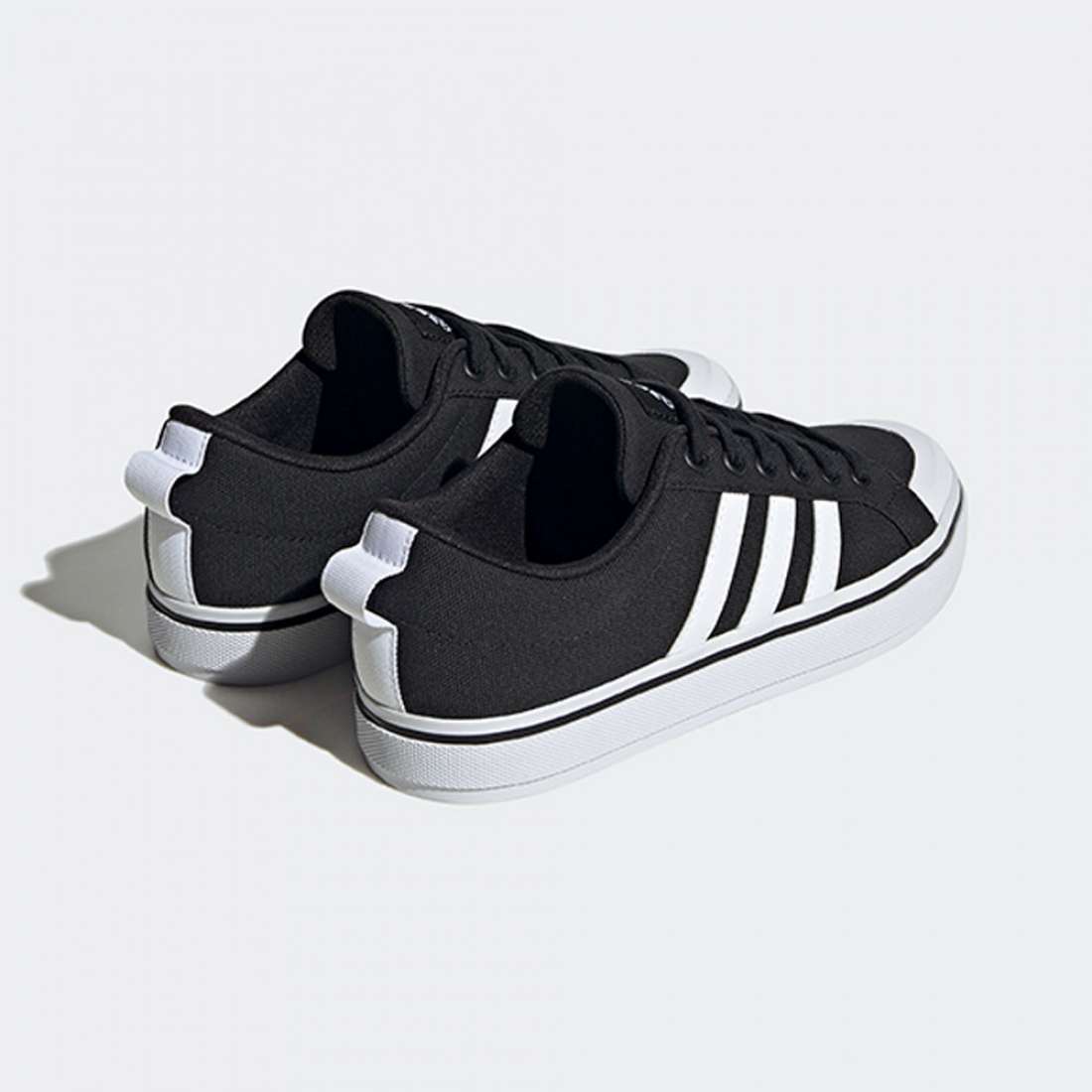 ADIDAS BRAVADA 2.0 J CBLACK/FTWWHT/CBLACK