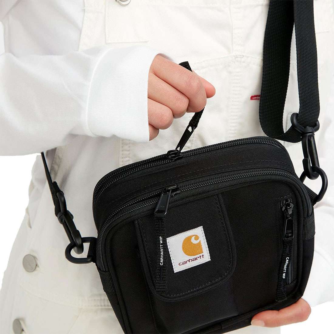 BOLSA CARHARTT WIP ESSENTIALS BLACK