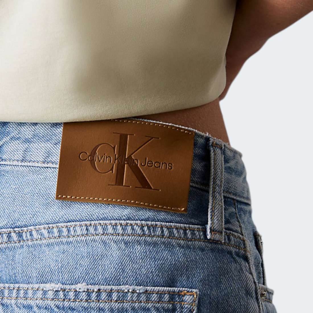 CALCOES CALVIN KLEIN MOM DENIM LIGHT